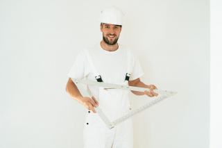 Photo d'illustration : artisan chantier outils travaux